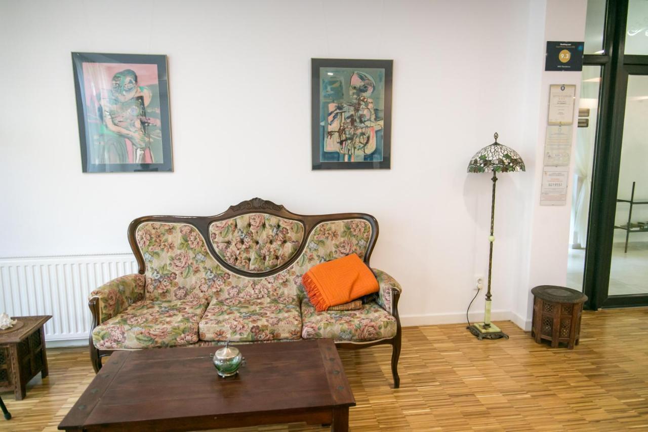 May Residence Dumbravita  Bagian luar foto