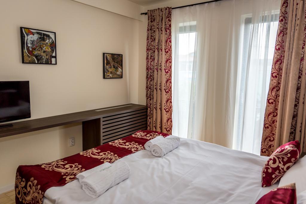 May Residence Dumbravita  Bagian luar foto