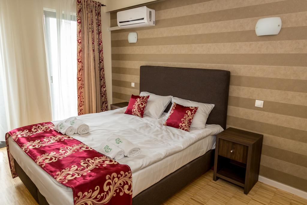 May Residence Dumbravita  Bagian luar foto